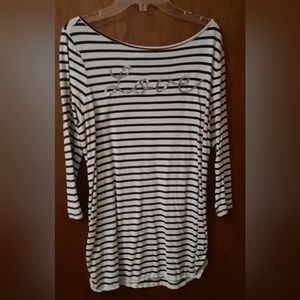 Old Navy black and white shirt. Size Large. Shirt says Love